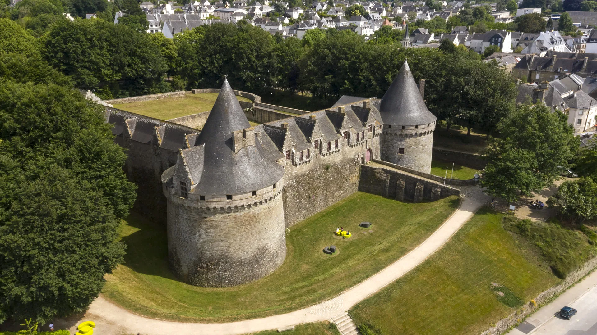 Visit to Pontivy Castle - Pontivy Community Tourist Office